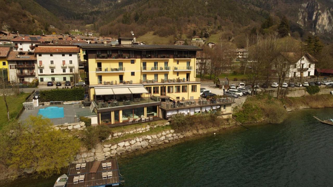 Albergo メッツォラゴ エクステリア 写真