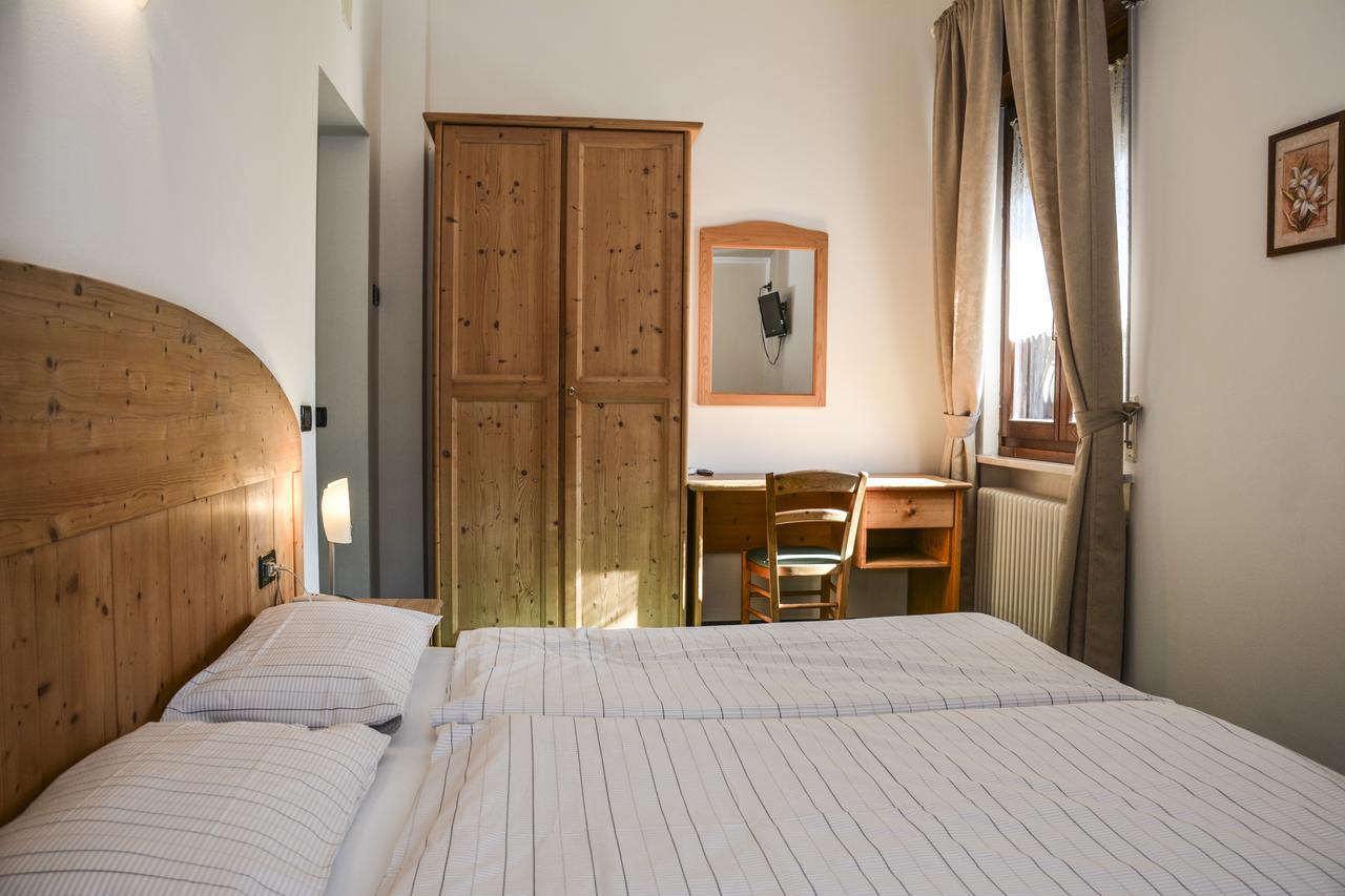 Albergo メッツォラゴ エクステリア 写真