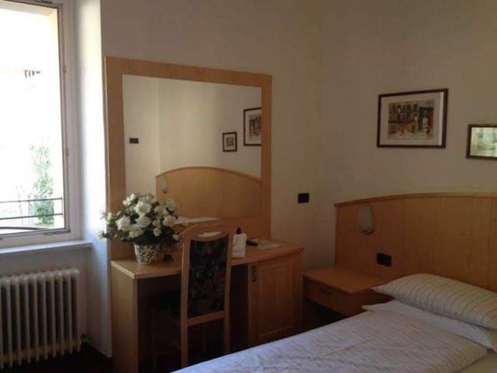 Albergo メッツォラゴ エクステリア 写真