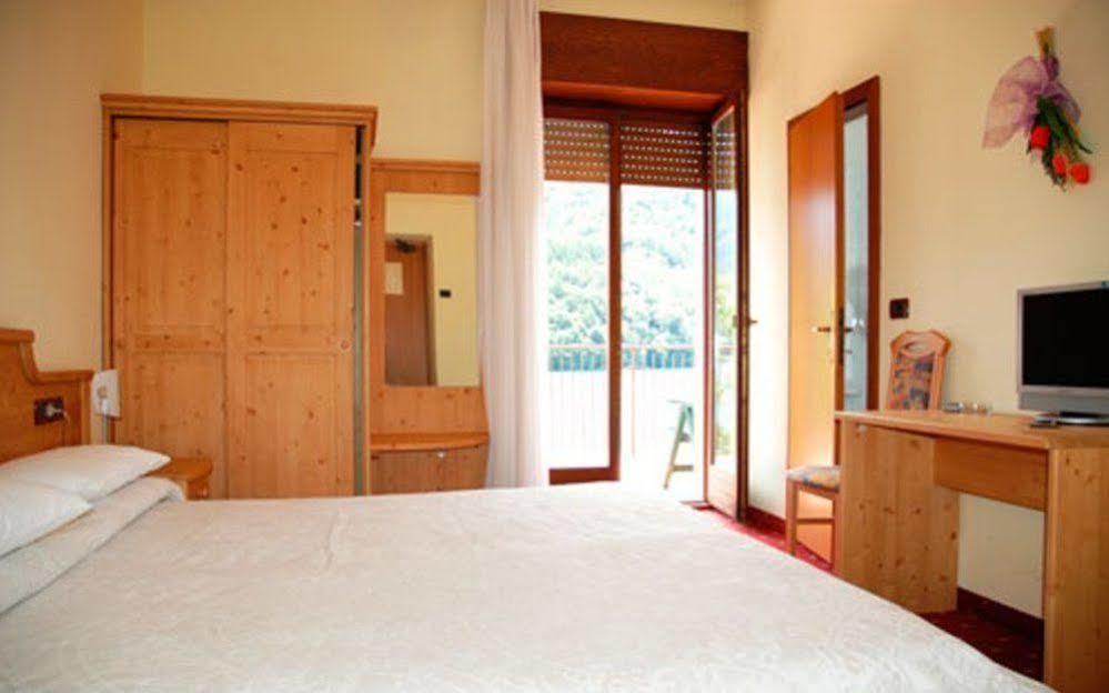 Albergo メッツォラゴ エクステリア 写真