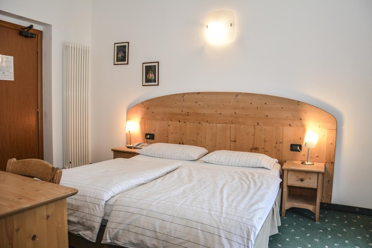 Albergo メッツォラゴ エクステリア 写真